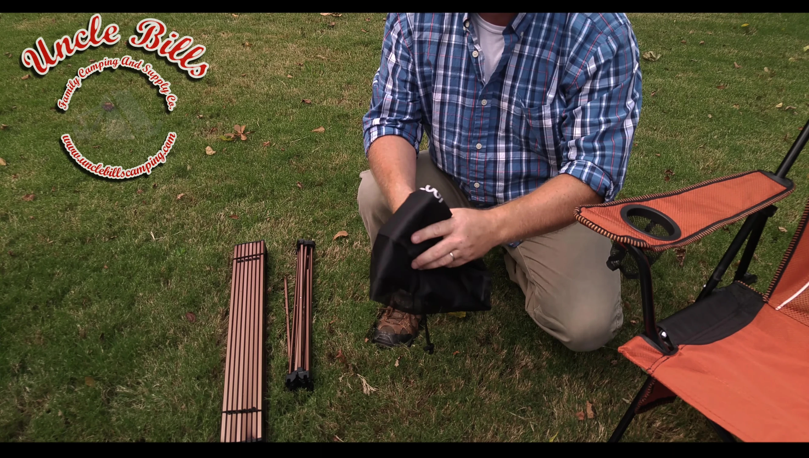 The two main components of the table: the base and tabletop.