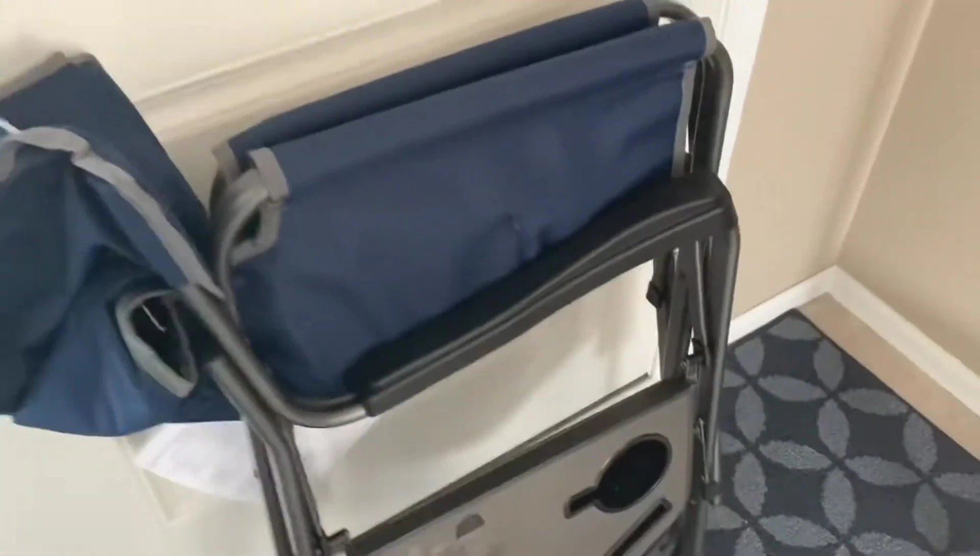 The reviewer summarizes their thoughts on the chair.