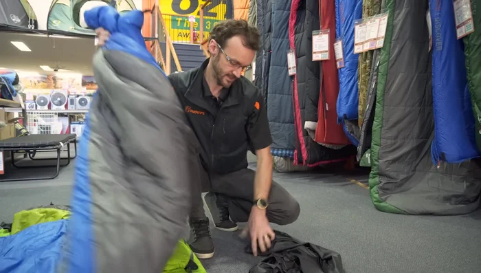 Compress the bag firmly at the bottom; don't leave loose space.