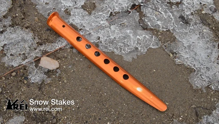 For snow or sandy conditions, use snow/blizzard stakes. For optimal performance in these challenging conditions, consider using them with a ‘deadman’ anchor system.