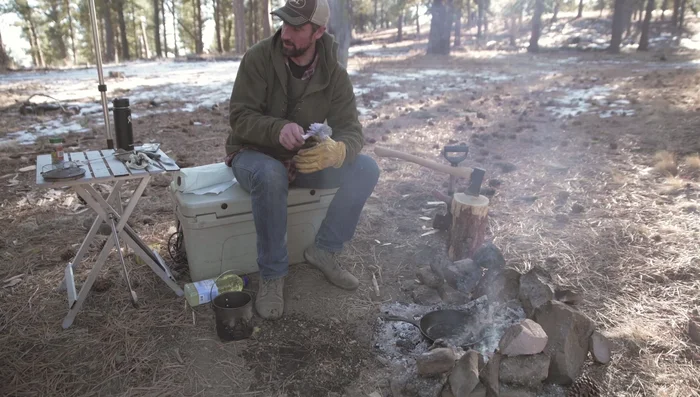 Return the skillet to the fire and let the water evaporate completely.