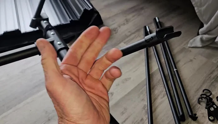 Connect the tabletop to the frame using the clip-in tabs on the underside of the tabletop and the ridge on the frame.