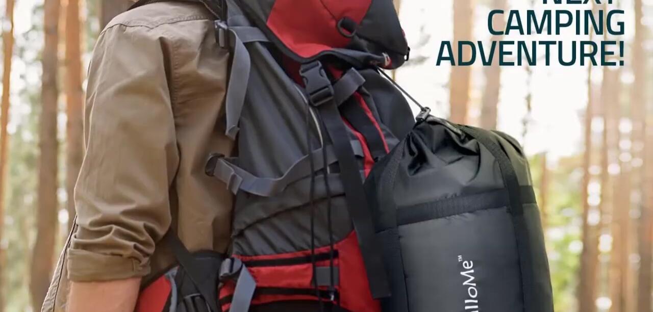 Highlighting the width and spaciousness of the Malami sleeping bag.