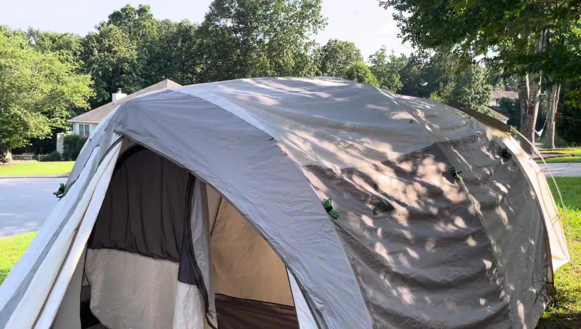 Diagram showing the tent's ridge pole and hoops.