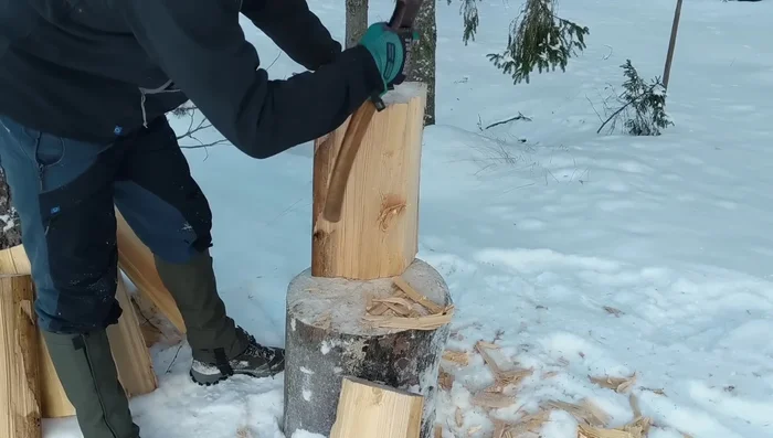 Clamp the pipe and torch assembly using steel wire for stability. Attach legs to the torch for better airflow and stability.