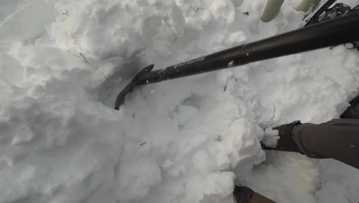 Add more snow on top for extra stability.