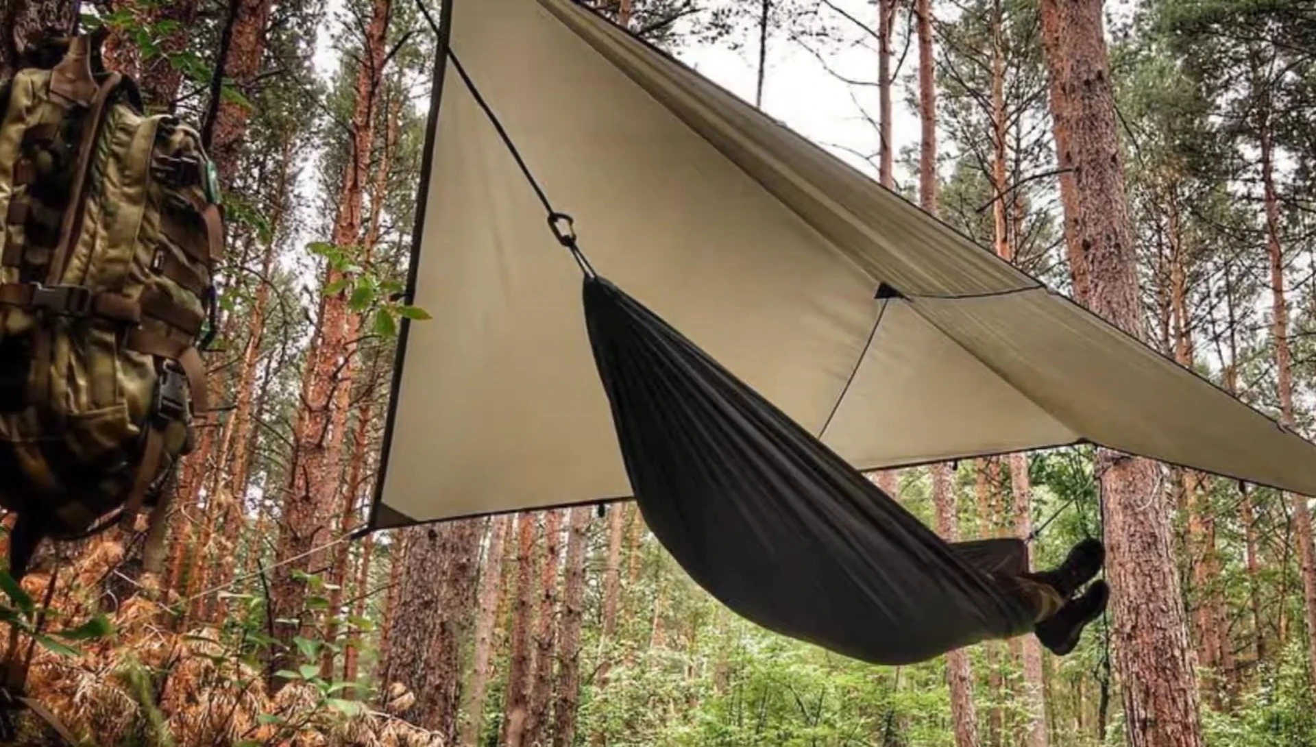 Highlighting the tarp's compact size