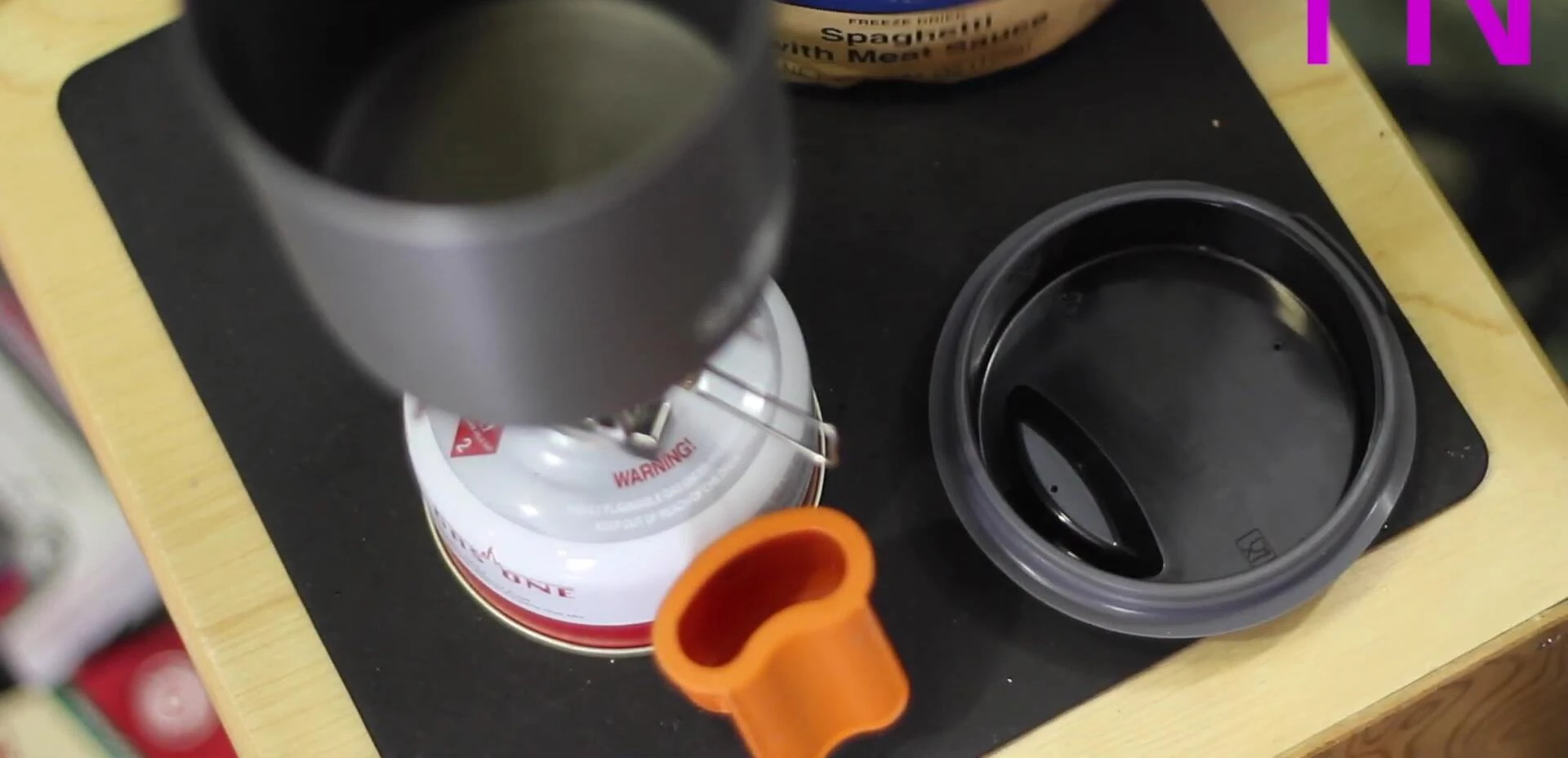 Close-up of the damaged pot grabber