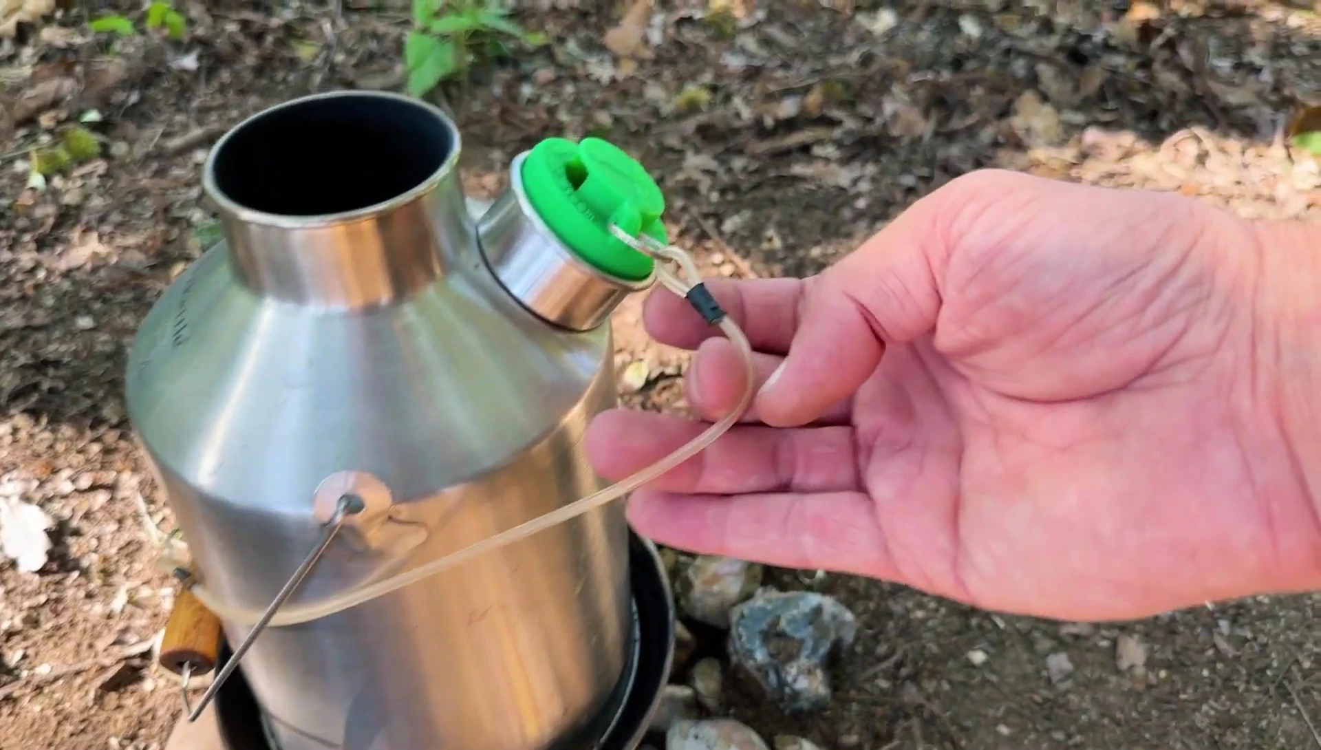 The silicone added to the bung of the Kelly Kettle.
