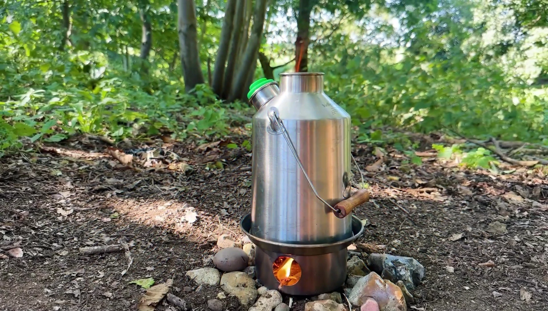 The Kelly Kettle Base Camp boiling water.