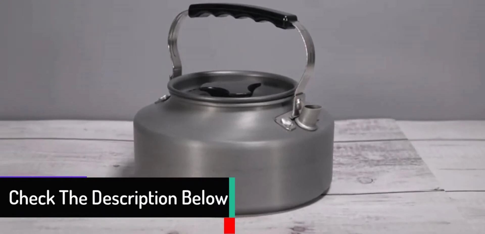 Close-up of the Otoland pot and kettle.