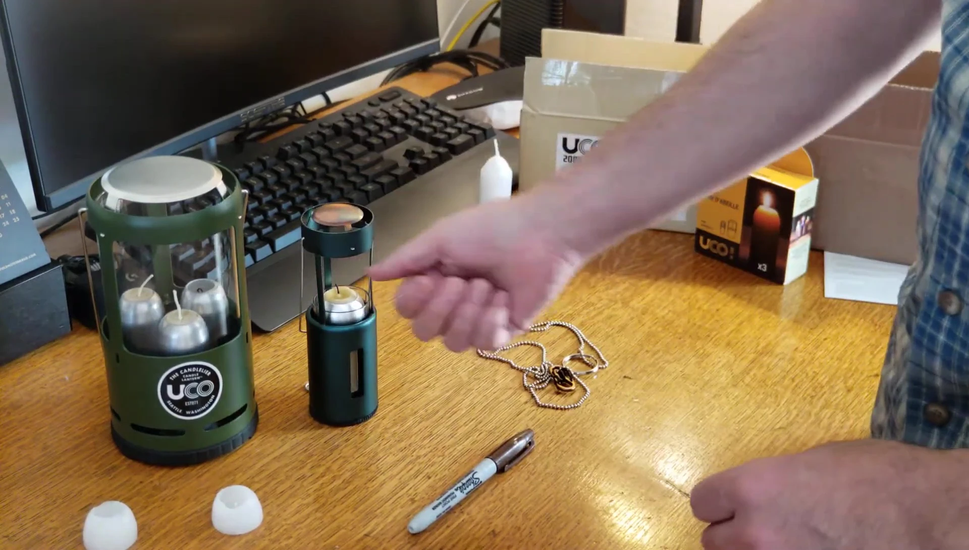 Demonstrating the simple sliding mechanism of the smaller lantern