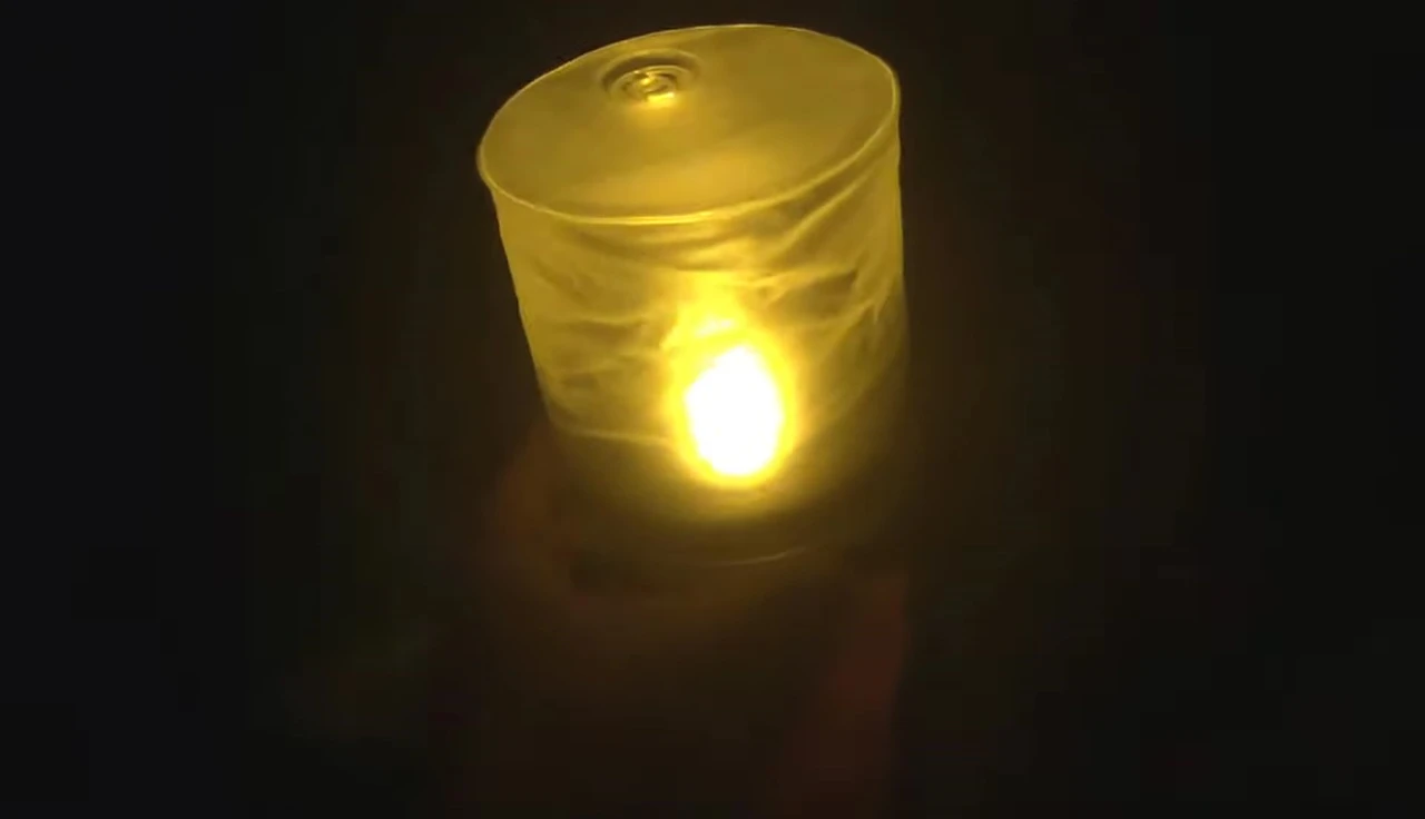 The Luci candle demonstrating the flickering setting.