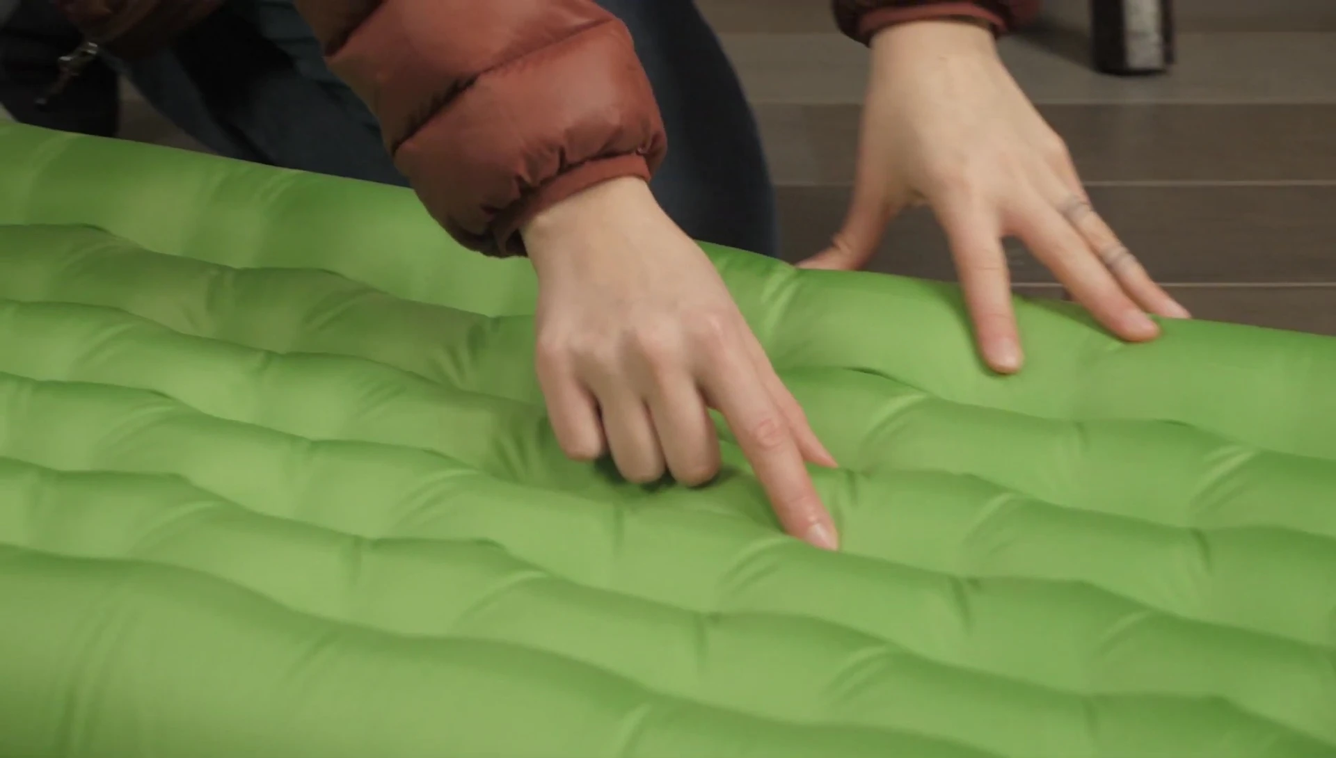Detailed view of the I-beam structure and quilted pattern.