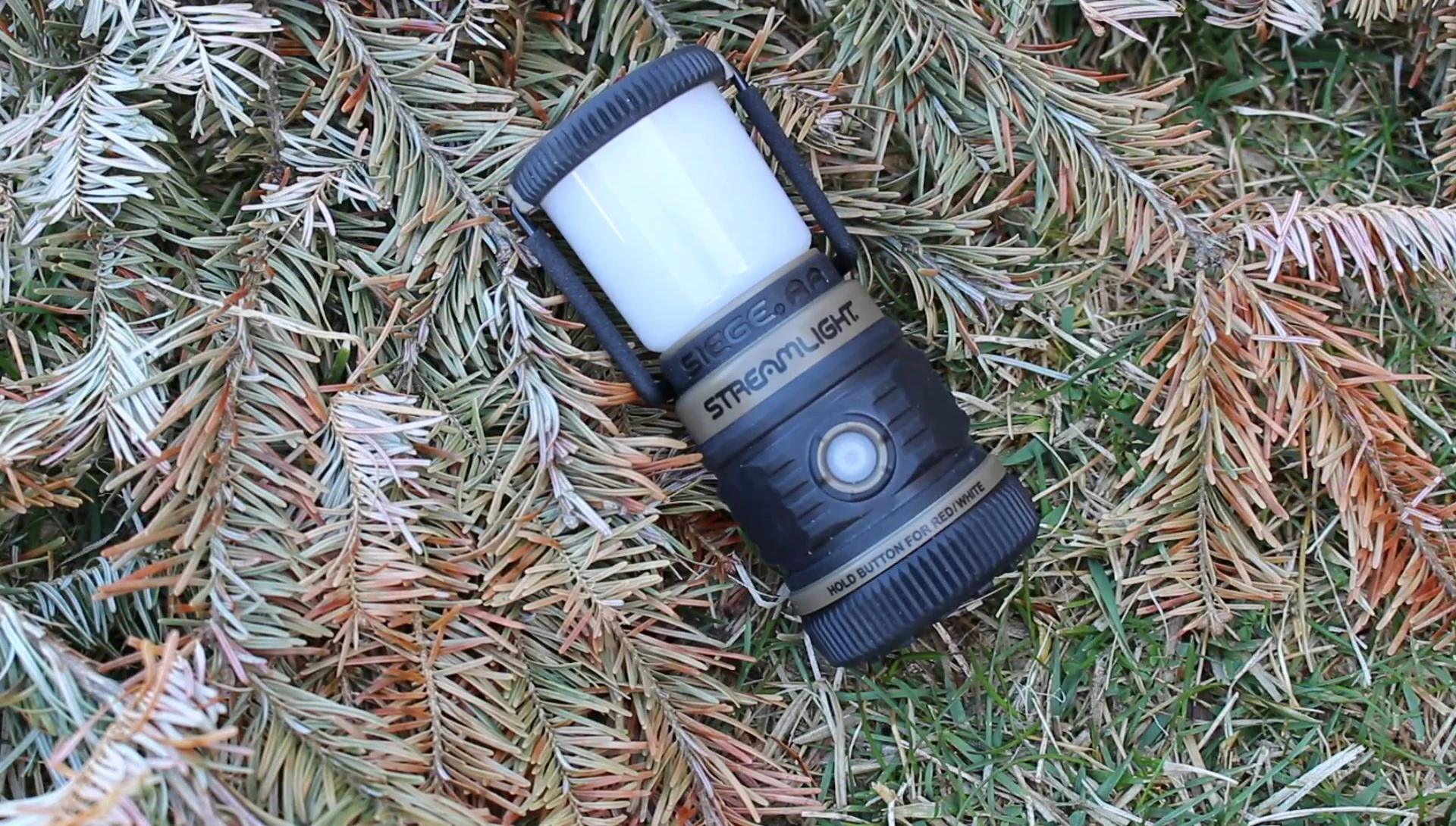 Close-up shot of the Streamlight Siege AA Lantern showing its dimensions.