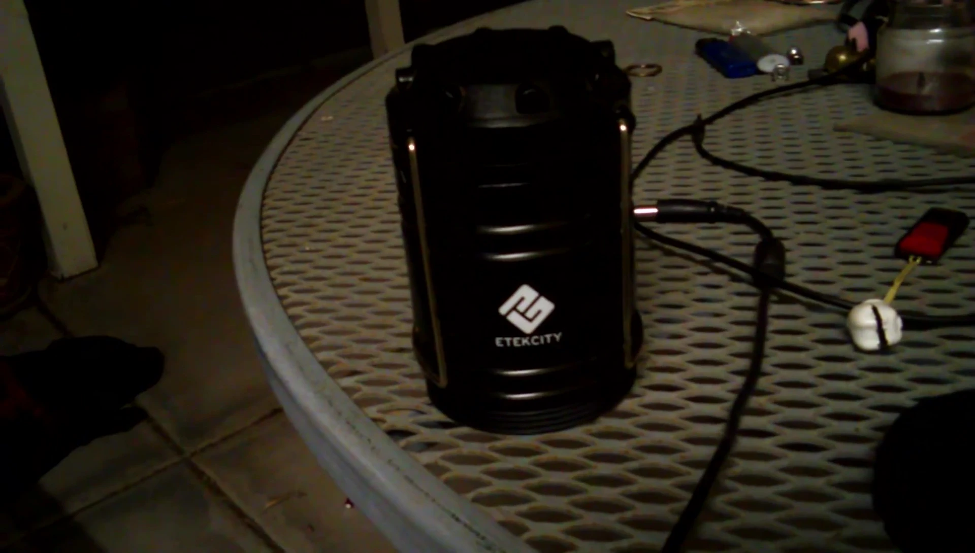 The reviewer recommends the ETEKCITY lantern