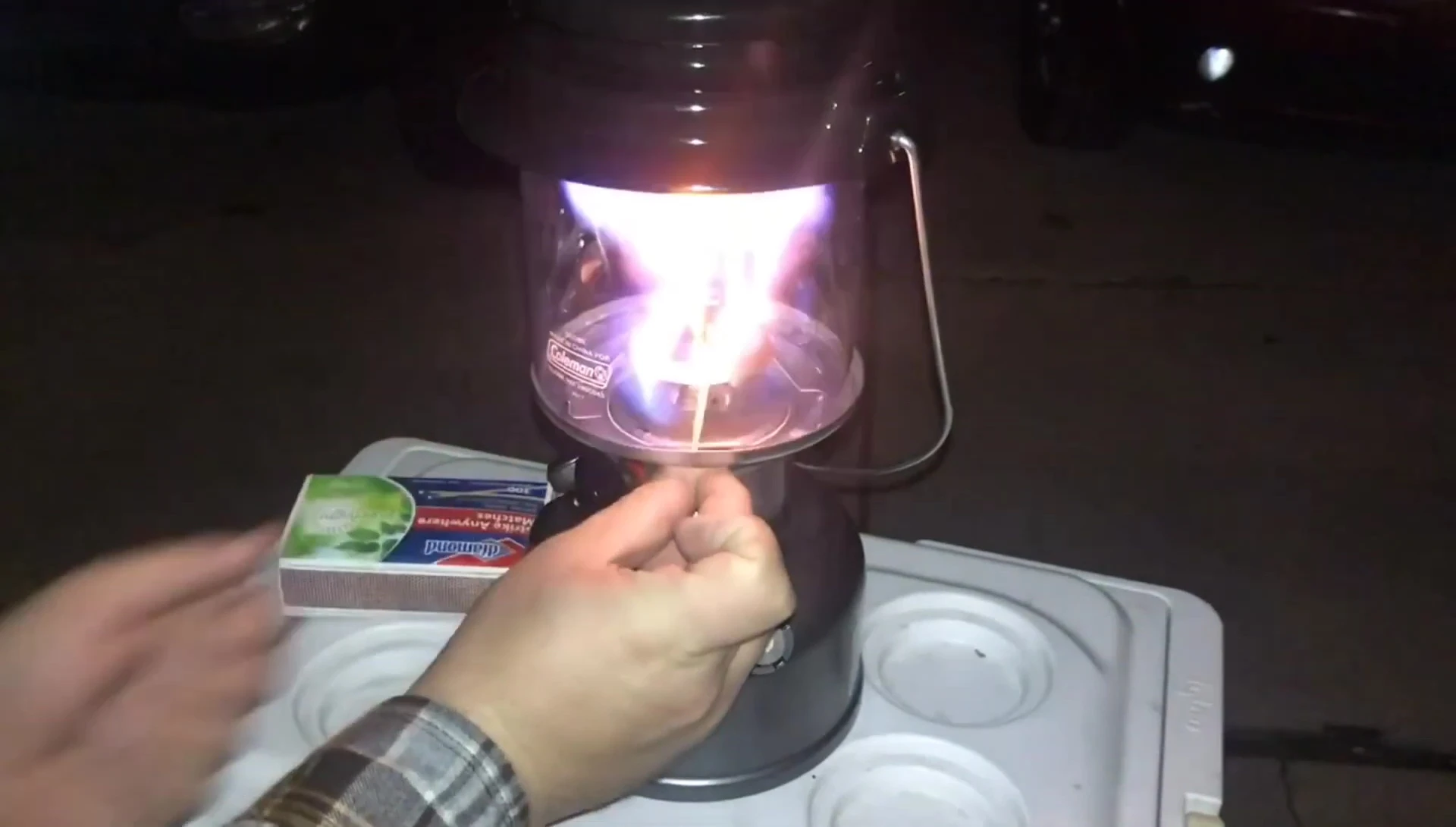 Coleman PowerHouse Dual Fuel Lantern Features