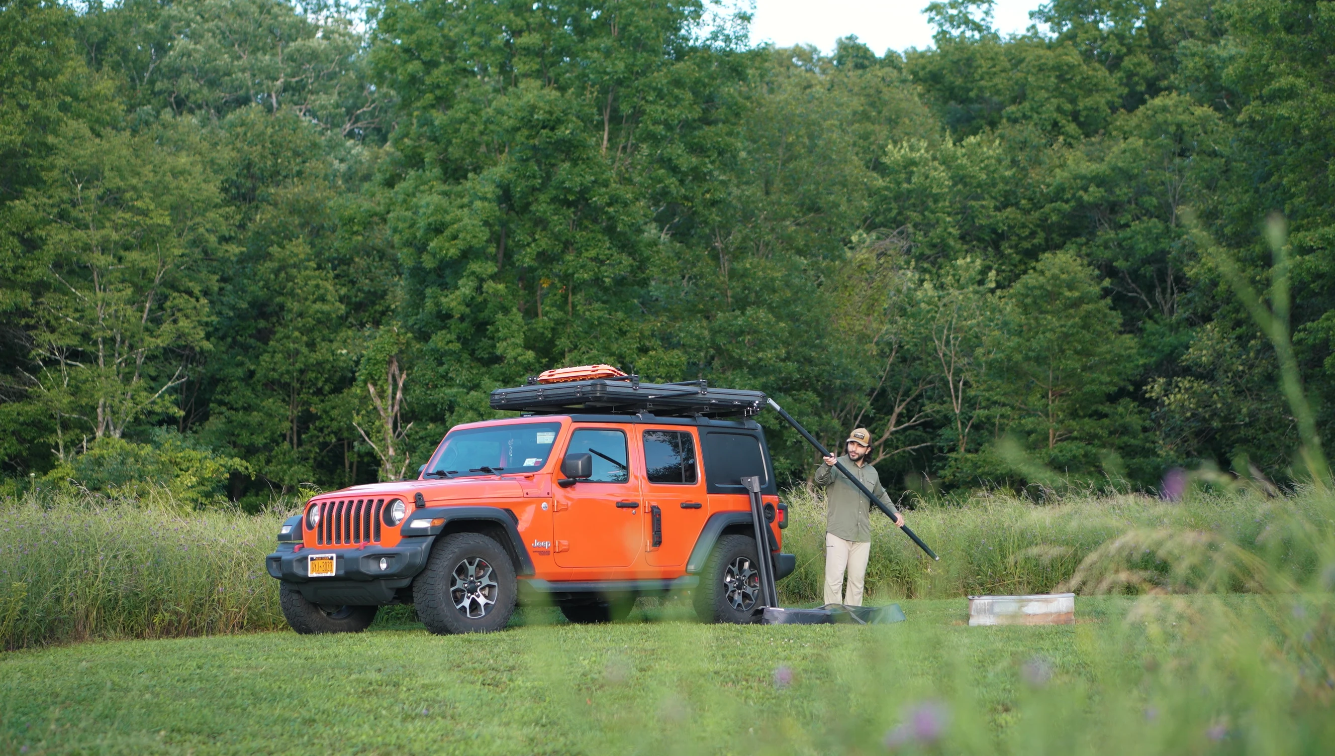 Assembling the Kammok Outpost system poles.