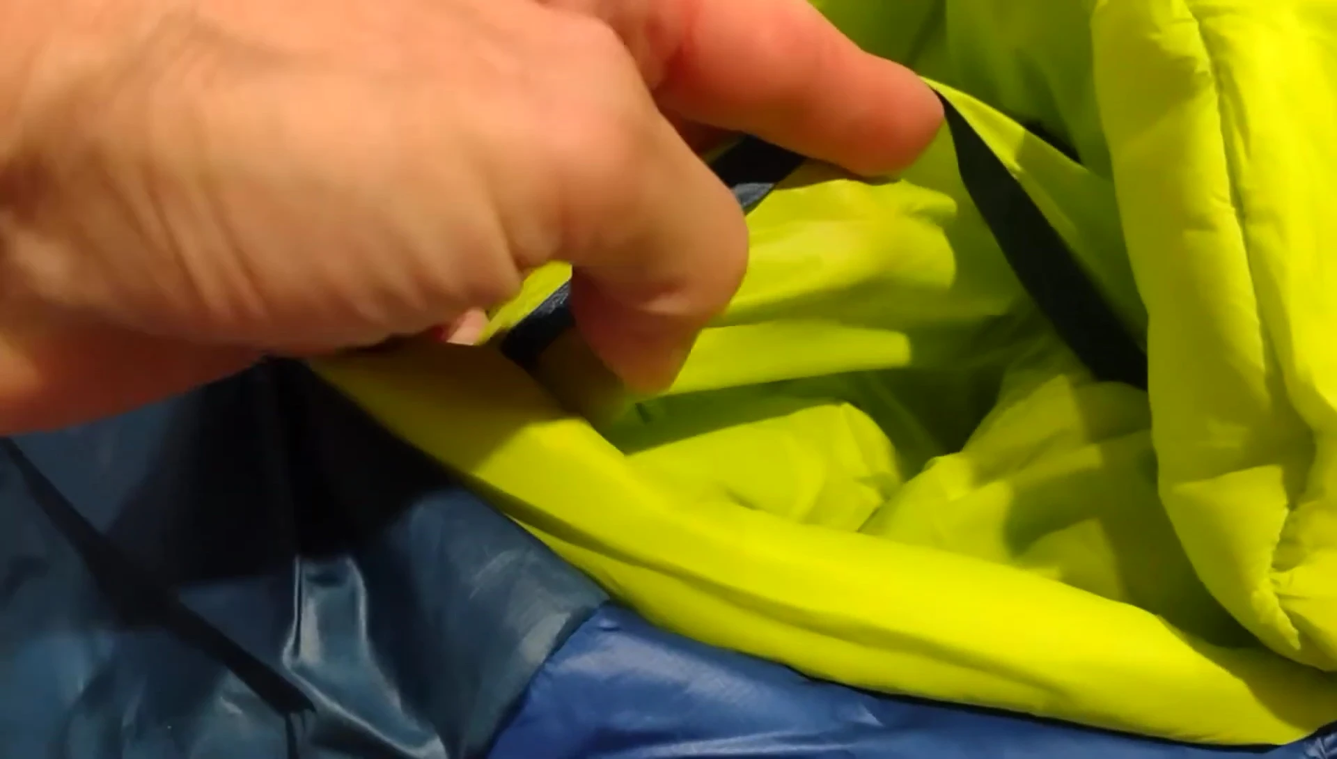 The integrated pocket designed for the Nemo pillow.