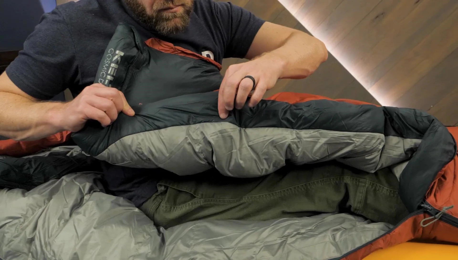Close-up of the zipper and draft tube