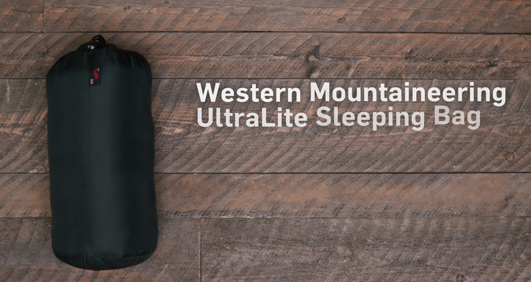 Highlighting the ultralight weight of the bag