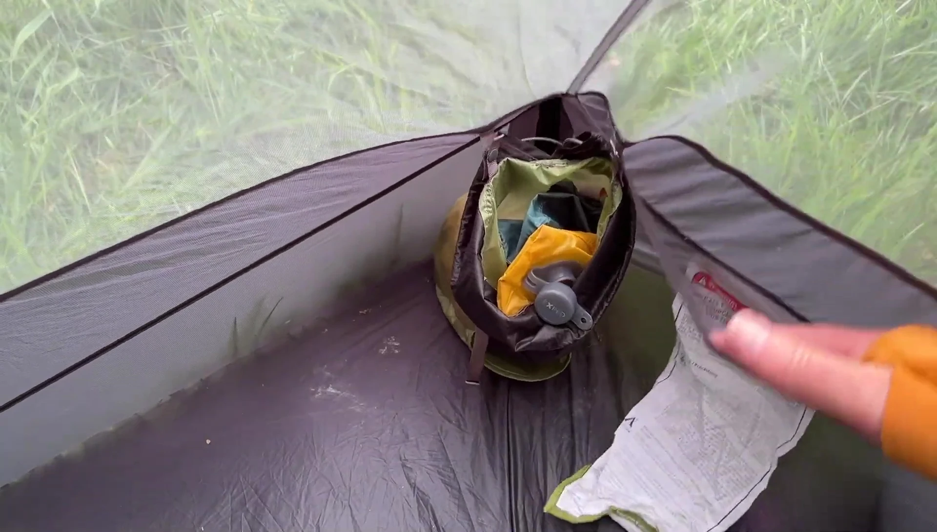 Mesh pockets inside the tent