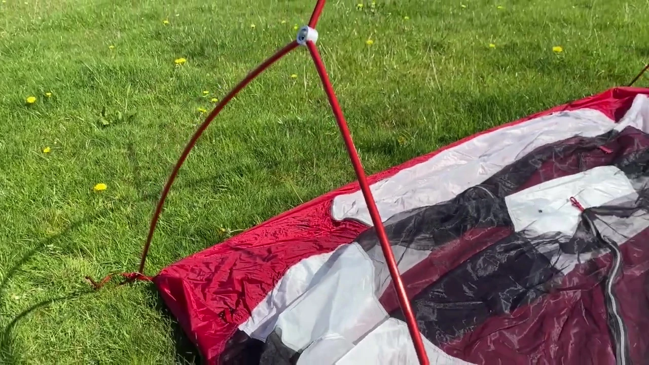 Comparison of the pole structures of the MSR Elixir and Hubba Hubba tents