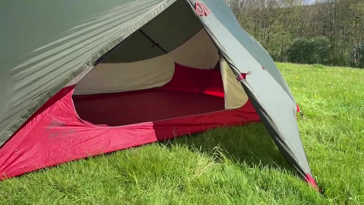 Comparison of the interior space of both tents