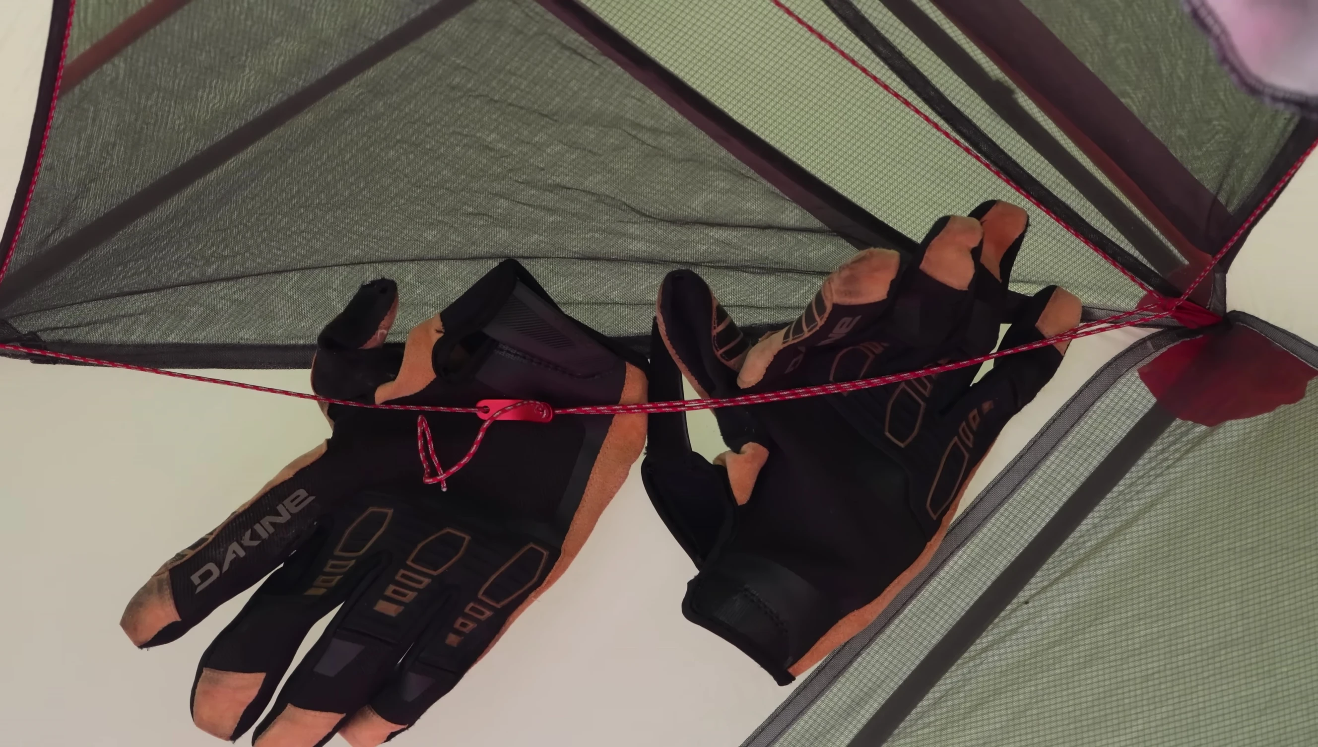 Showcase of the interior clothesline.