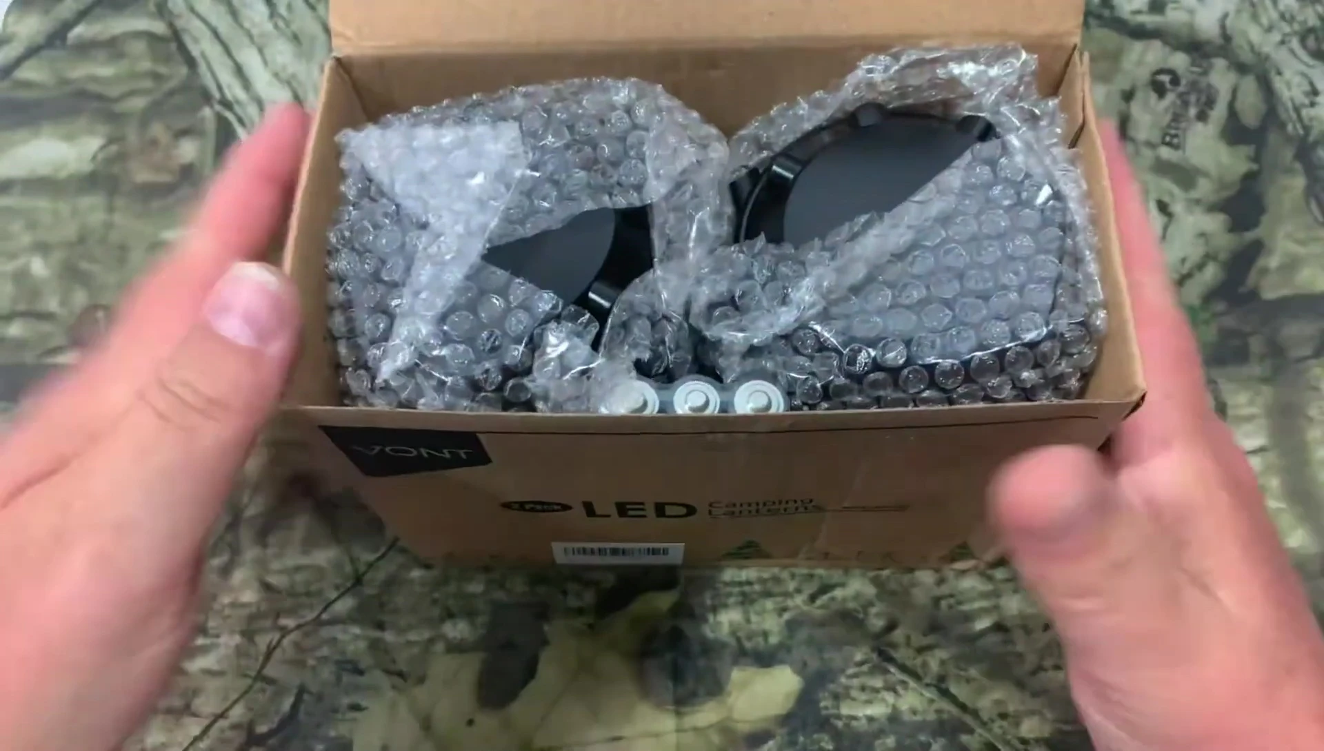 Two Vont lanterns inside the box