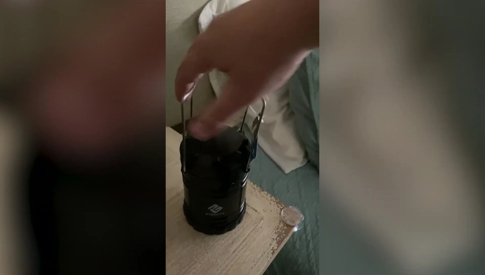 Demonstration of the E-Tec City lantern's activation mechanism.