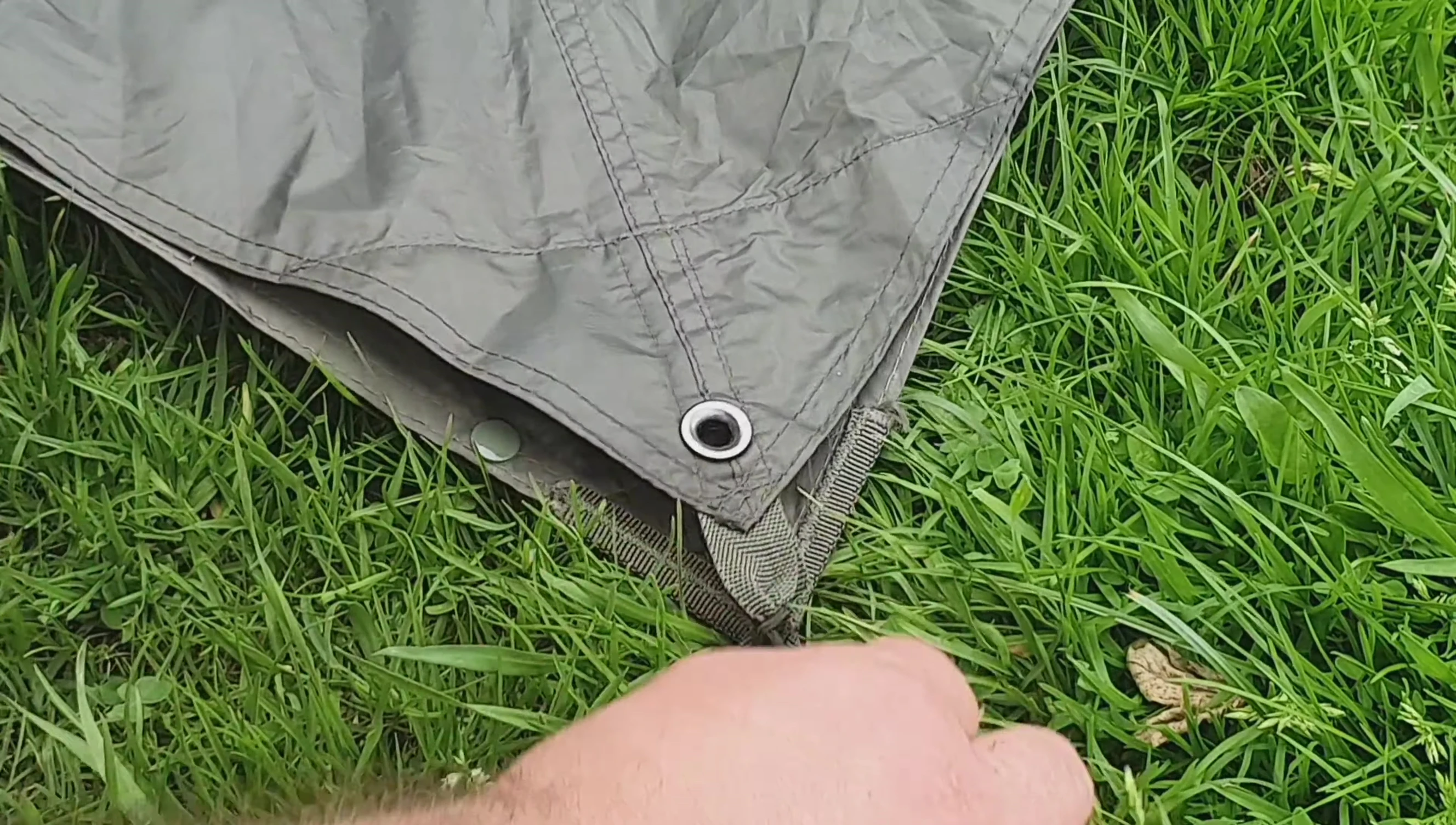 G2 ridgeline attachment point highlighting the reinforced construction.