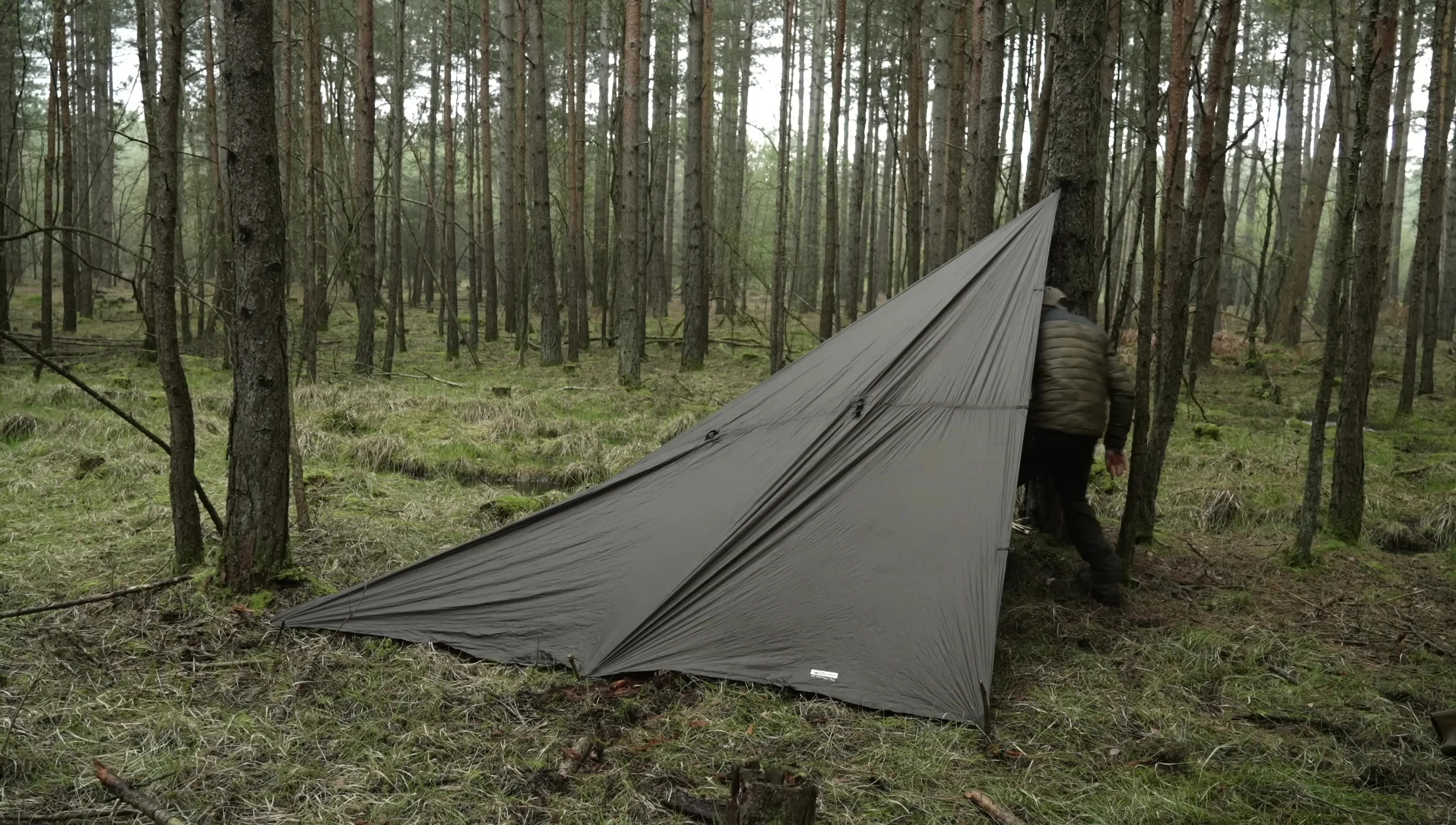 Rotating the tarp to adapt to wind changes