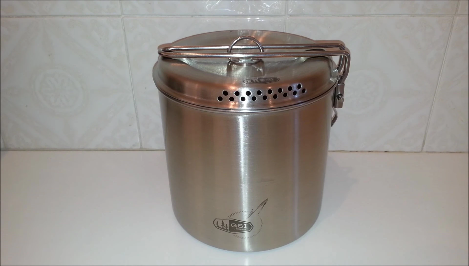 Close up on the pot lid and handle