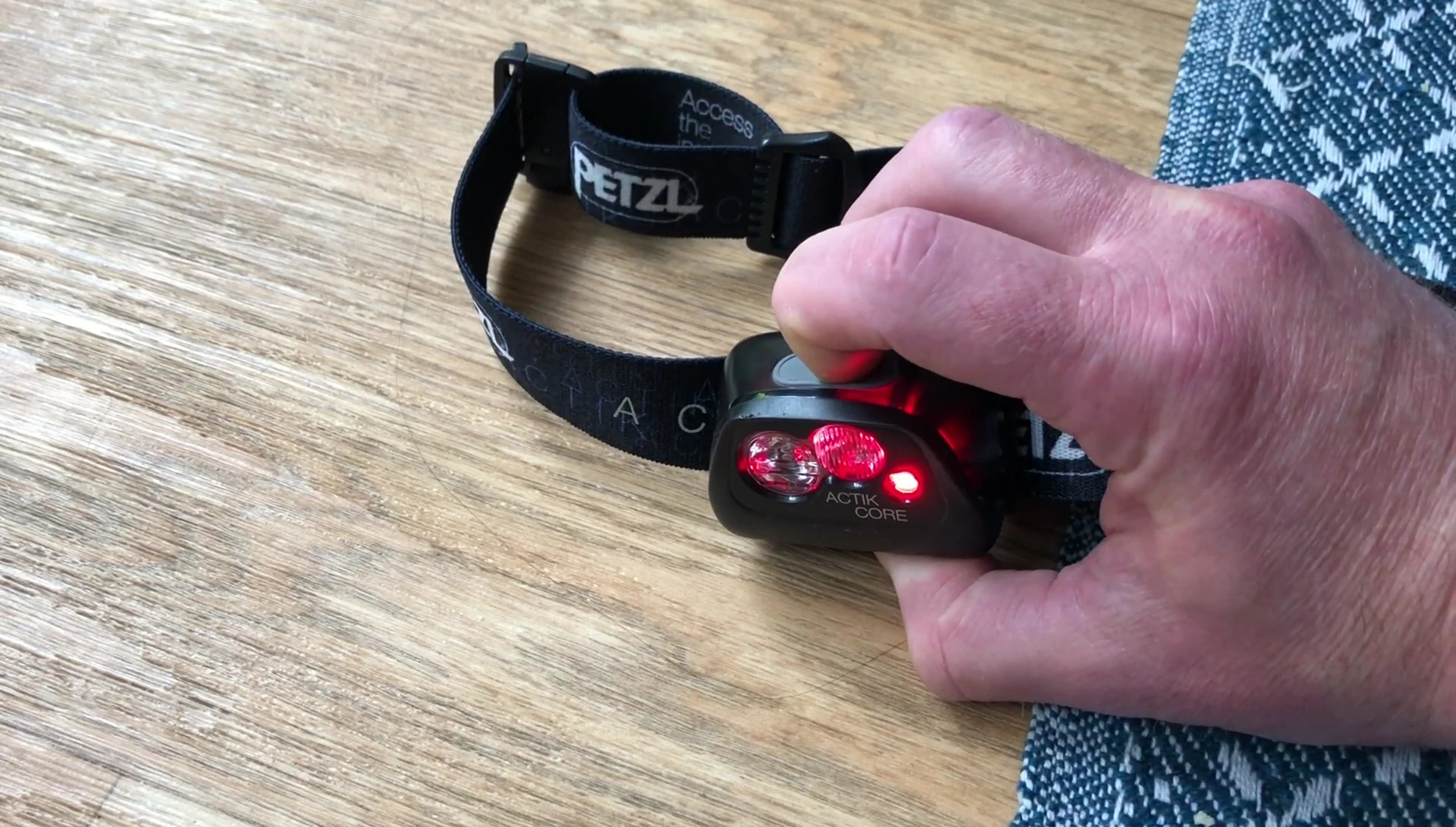 Image highlighting the red light mode.