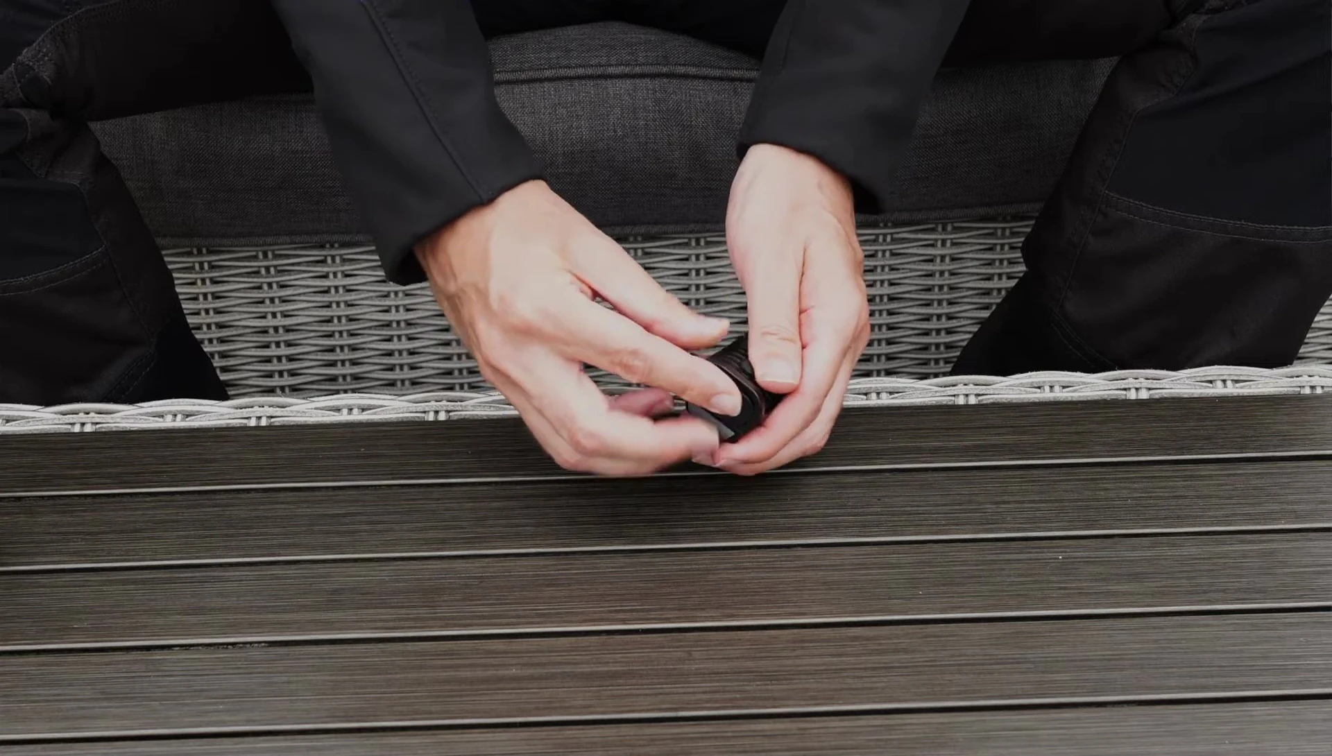 Demonstration of the lockable mode and red light function.