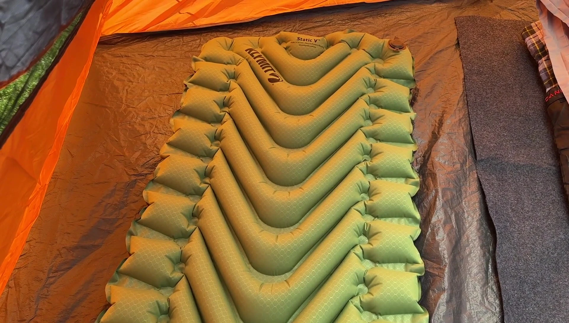 Overall shot of the sleeping pad showcasing its features.
