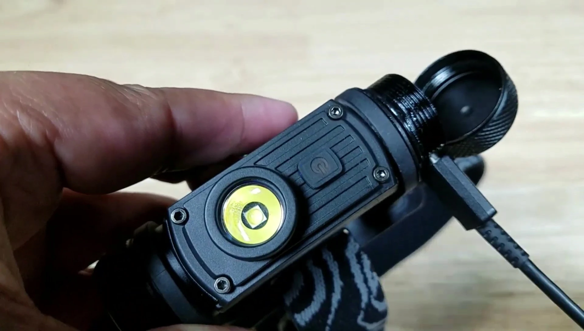Charging indicator light