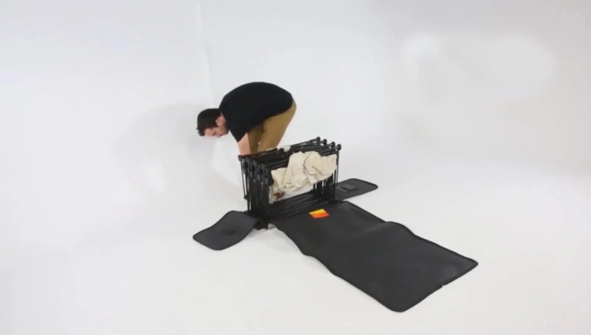 Inflatable pump on the iVation Easy Bed