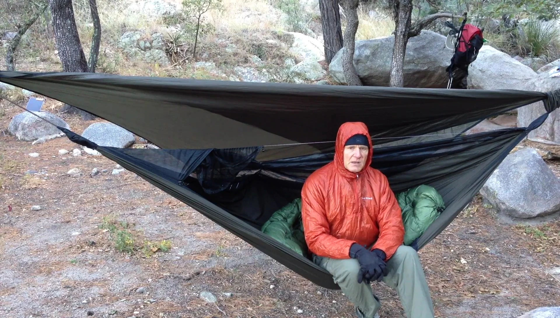 The reviewer discussing the ease of setup for the Radiant Double Bubble Pad