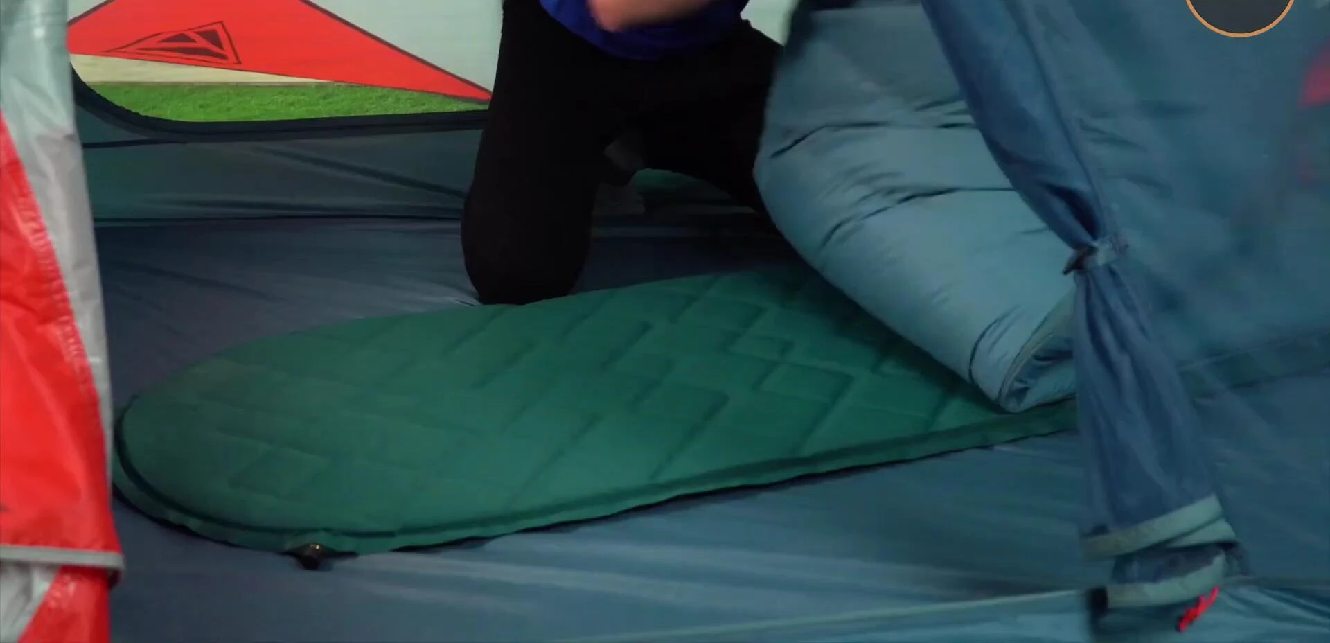 Detail showing the Kelty Cosmic's hood and zipper