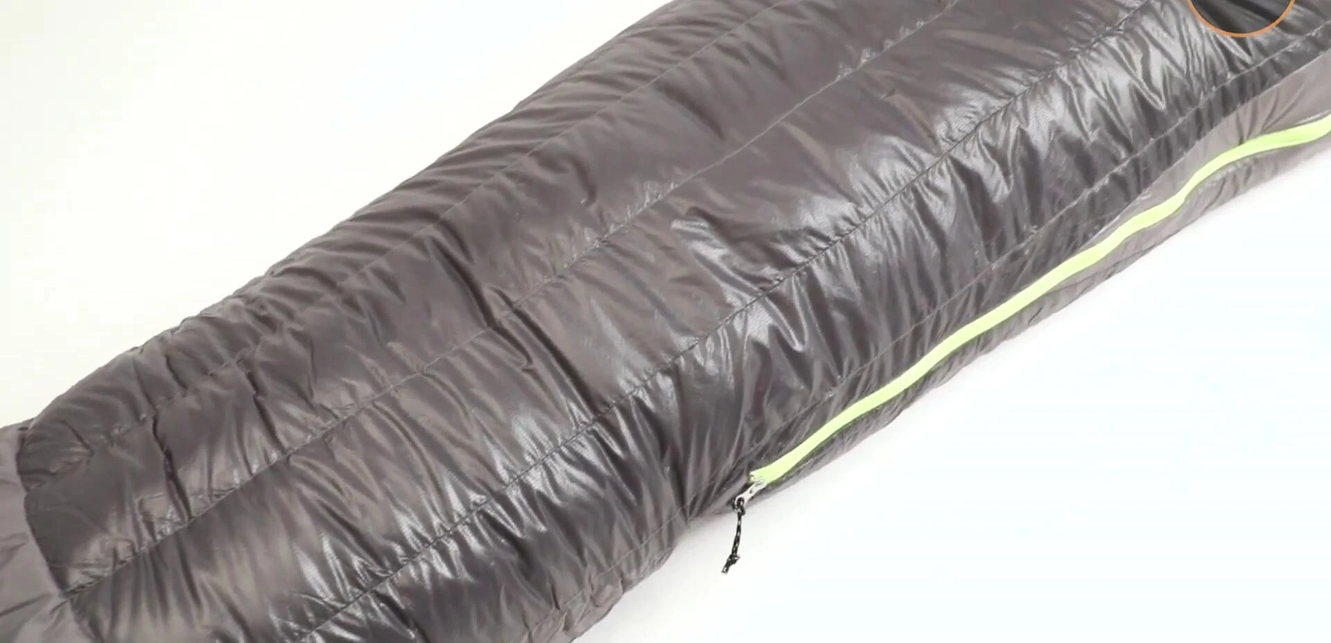 Detail of the Nemo Aya's zippered pocket