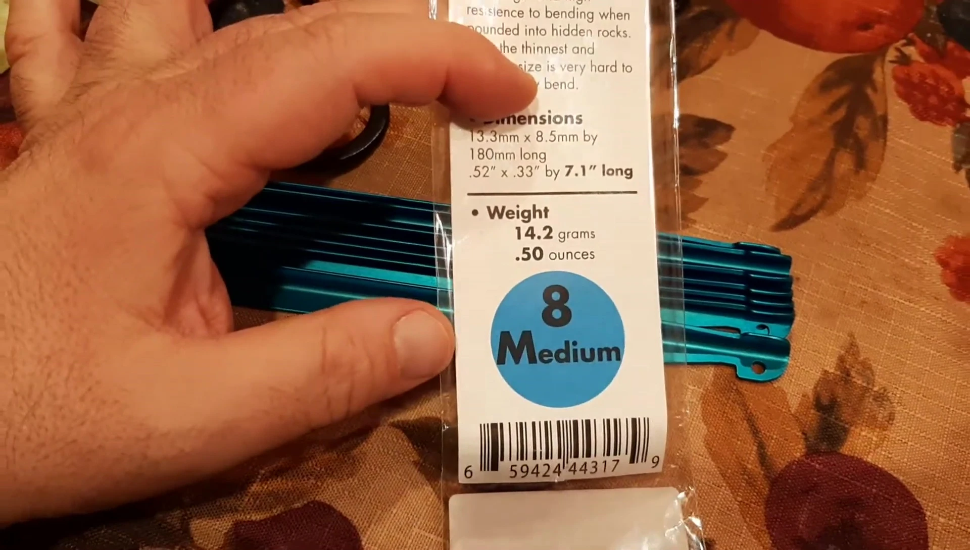 Different sizes of V-Best stakes