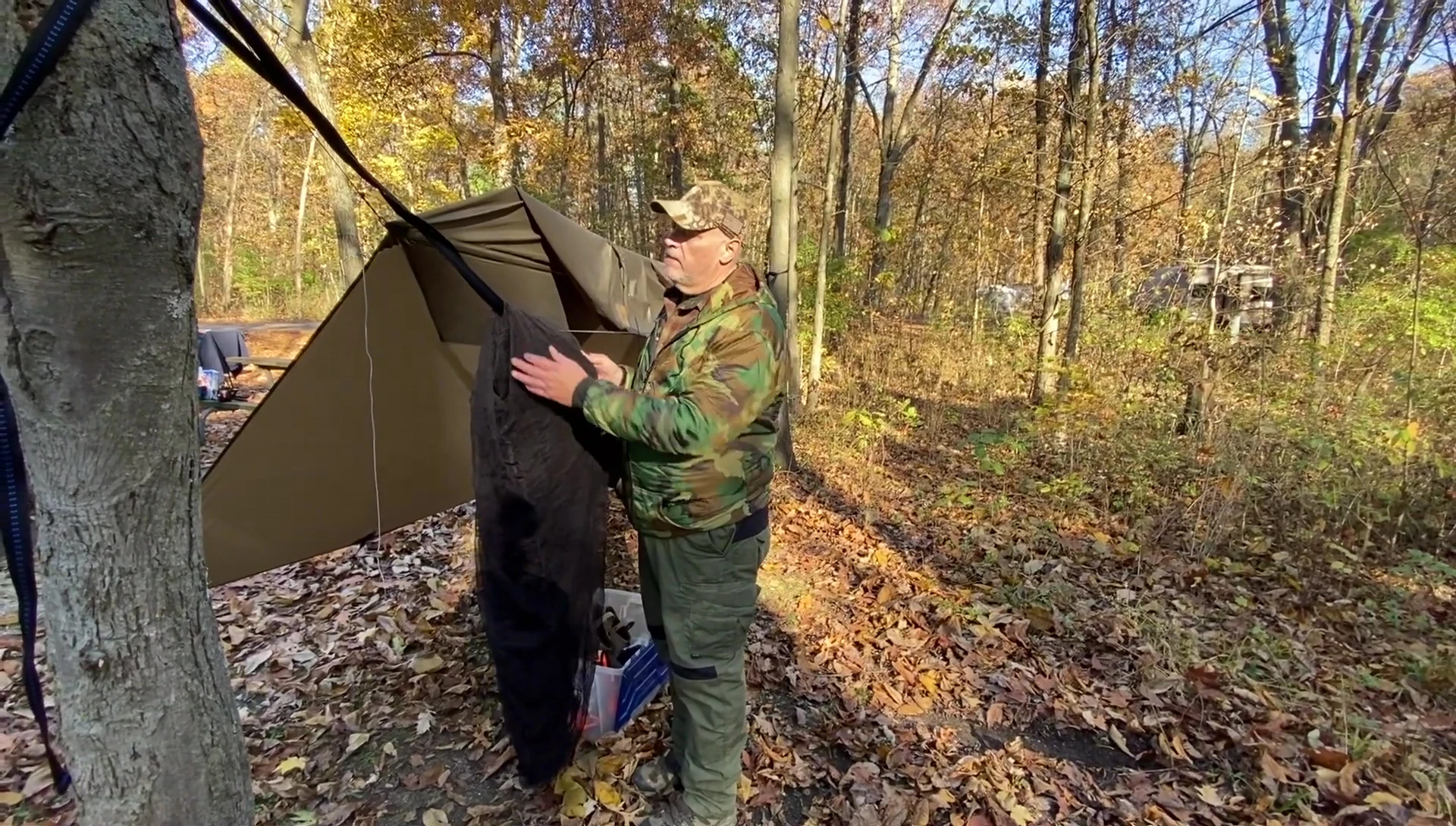 Showing the integrated bug net.