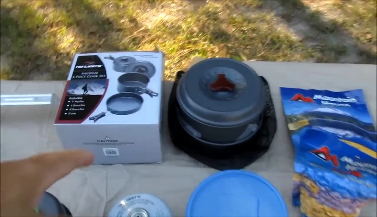 Family-sized cookware set