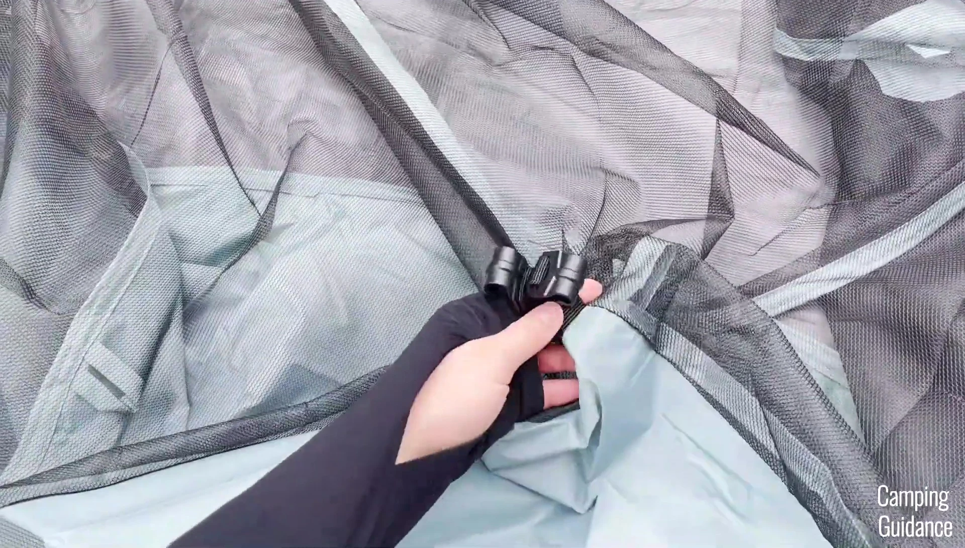 Connecting center pole clips.