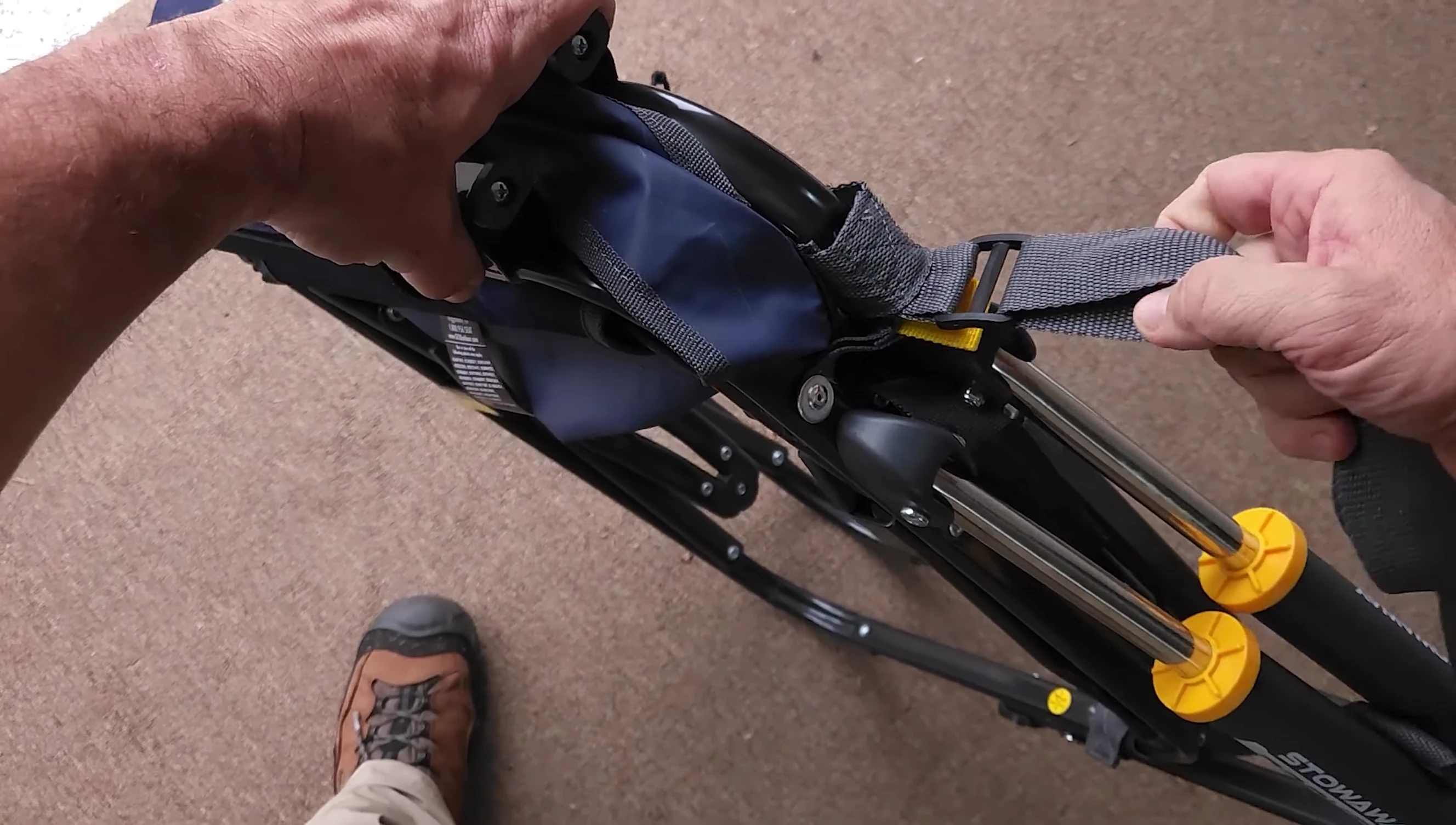 Showing the locking mechanism and unlocking procedure