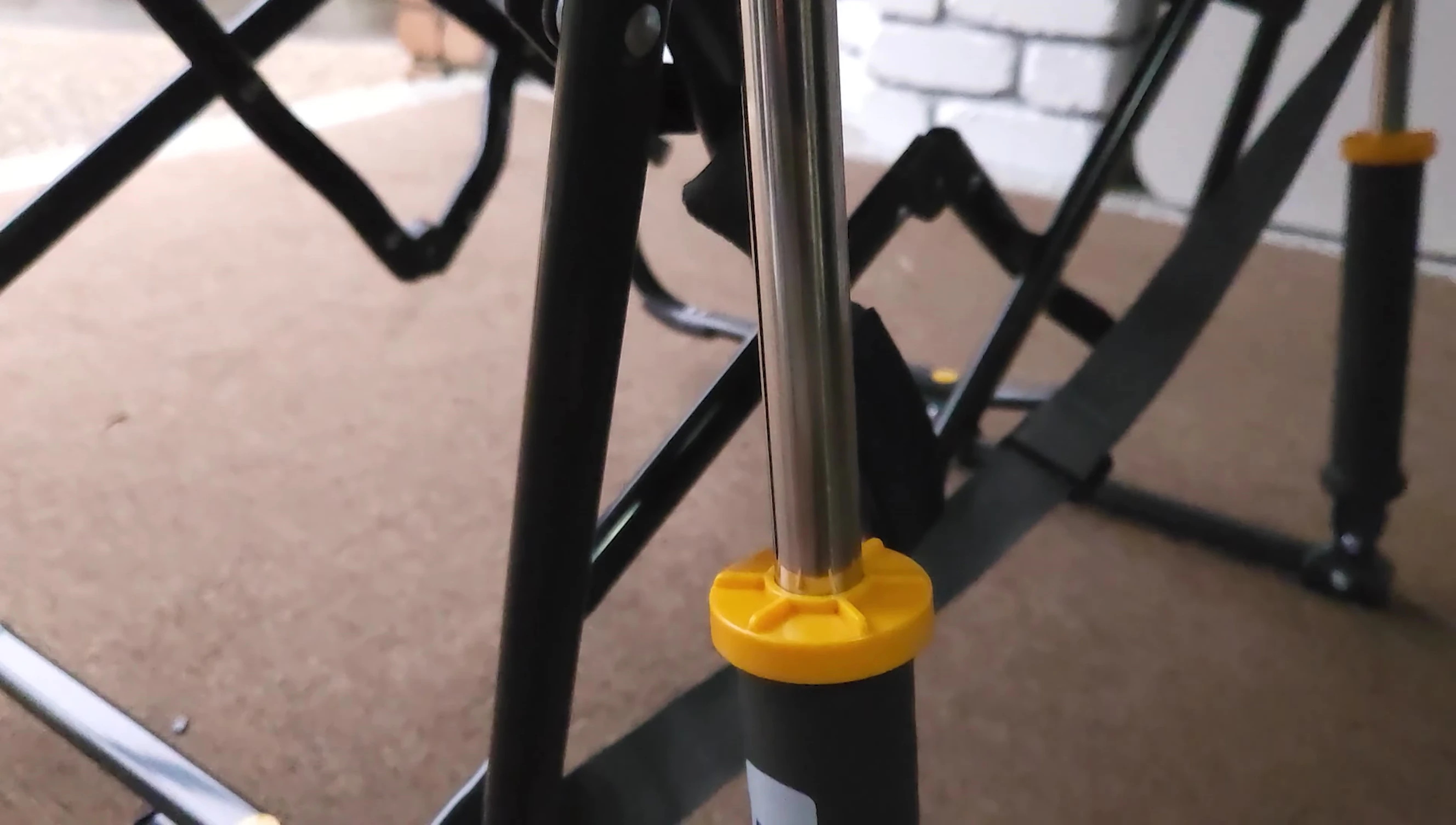 Close-up of the spring-loaded strut at the back of the GCI Stowaway Rocker