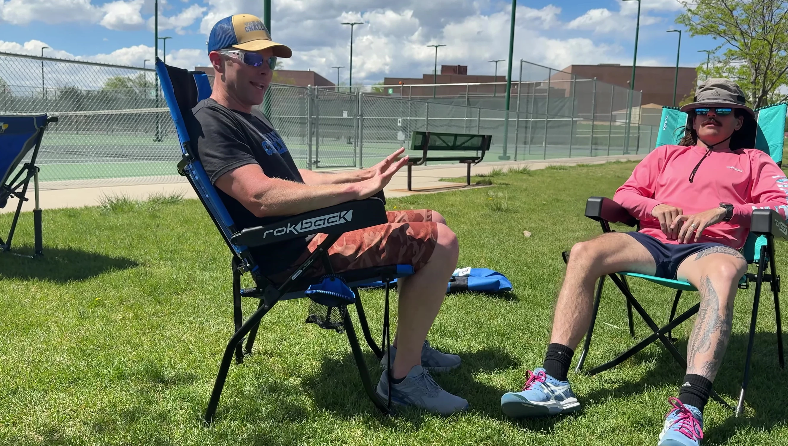 Showing the armrests and their width