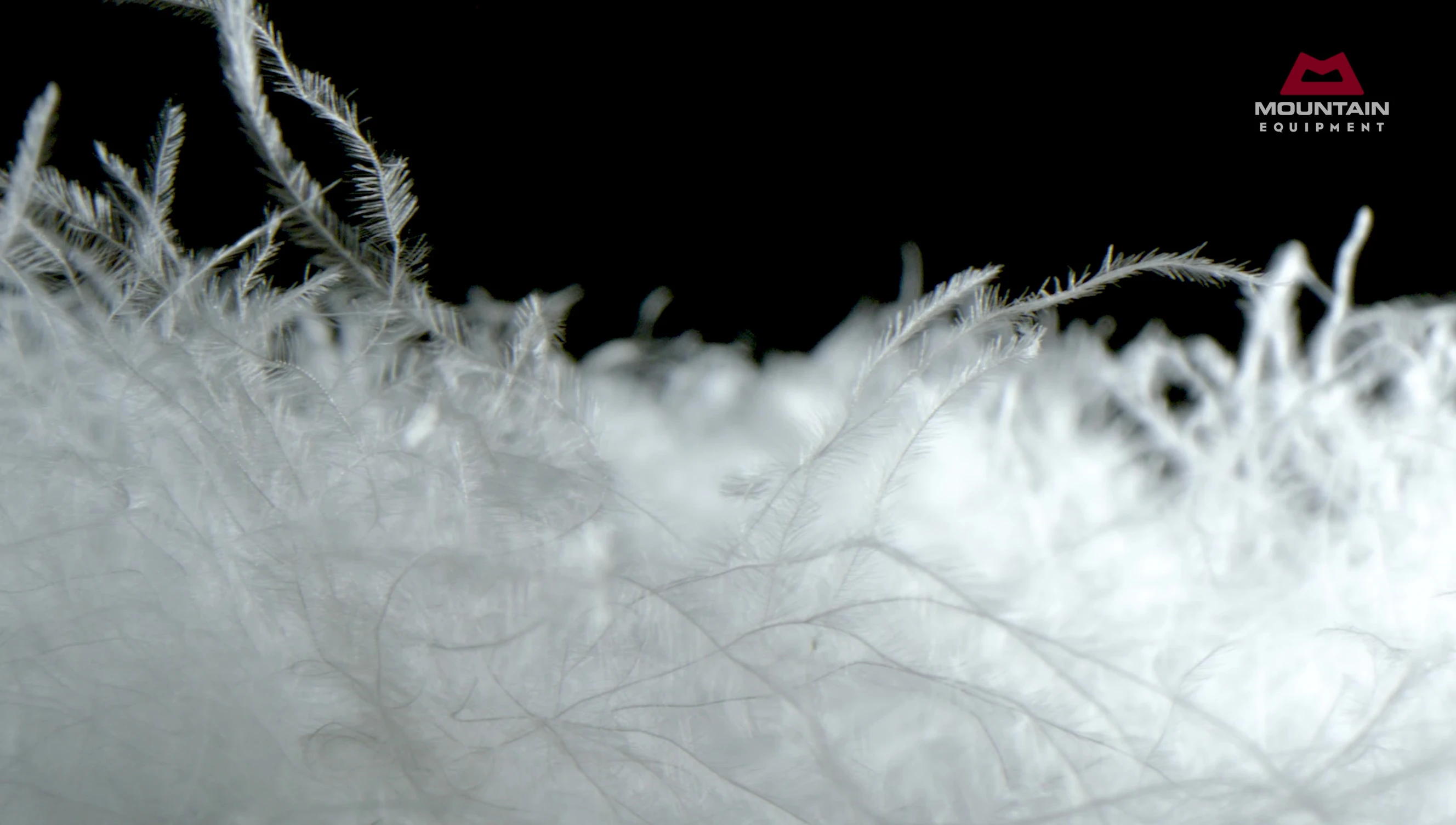 Image showcasing the high-quality 900 fill power goose down used in the bags.